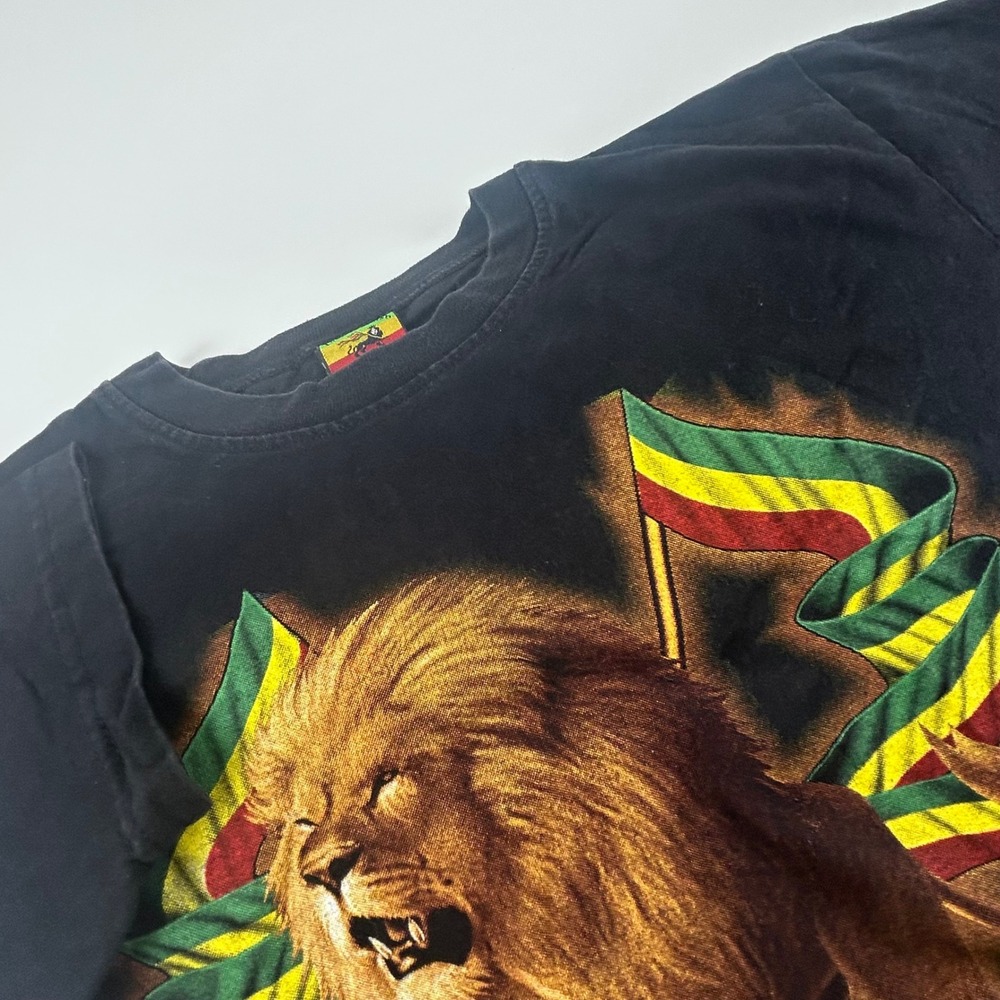Lion of Judah Men's M VTG Big Graphic T-Shirt Black Rasta Lion Flag Cotton Tee